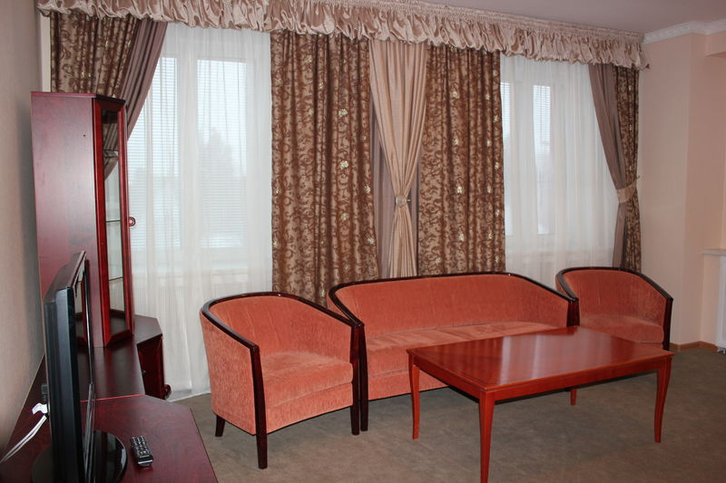 Double Suite (full double bed)