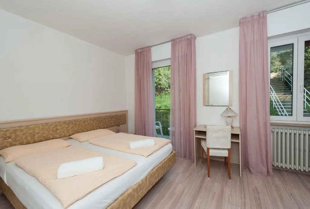 Standard Double room with balcony and with garden view (full double bed)