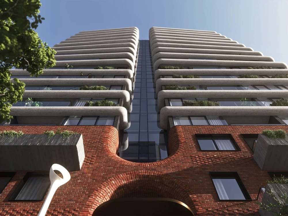 Brand New Apartment in Albert Park With Pool & Gym