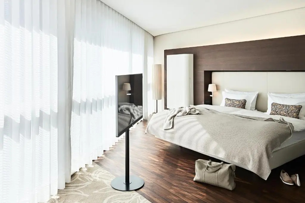 Executive Double room (full double bed)