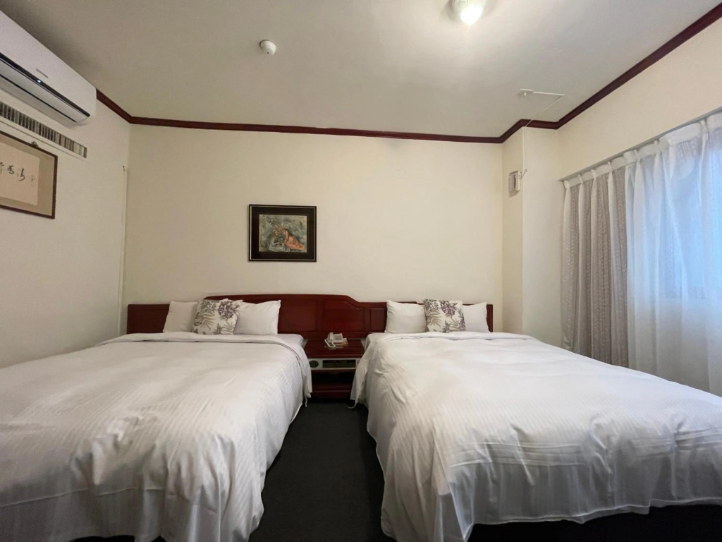 River Hotel — 5