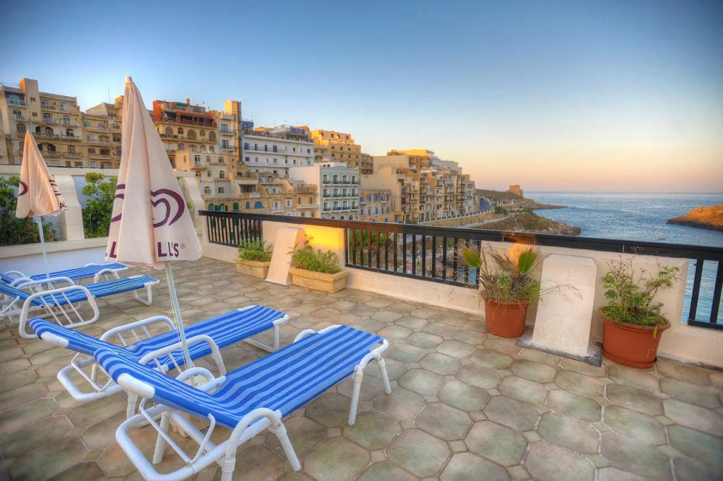 Balcony & Terrace