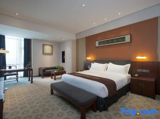 1 Bedroom Business Suite