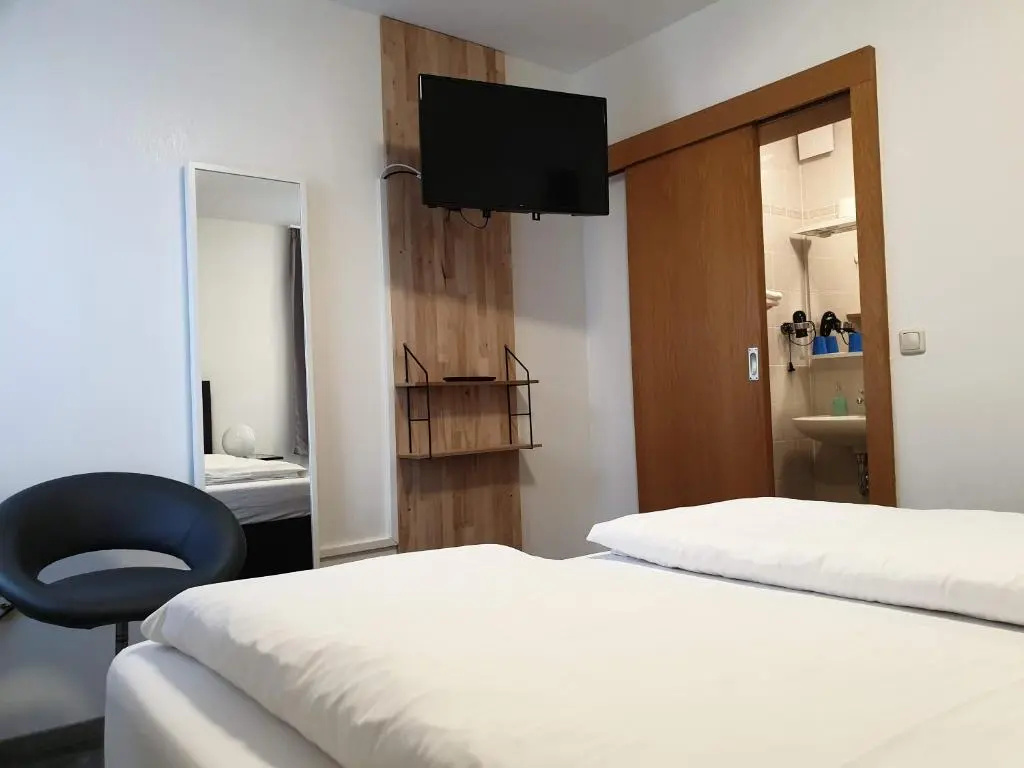 Economy room