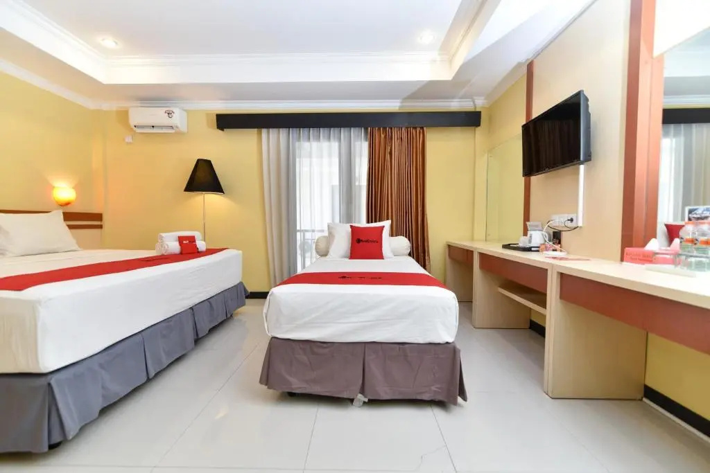 RedDoorz Plus near Mall Bali Galeria 2 — фото