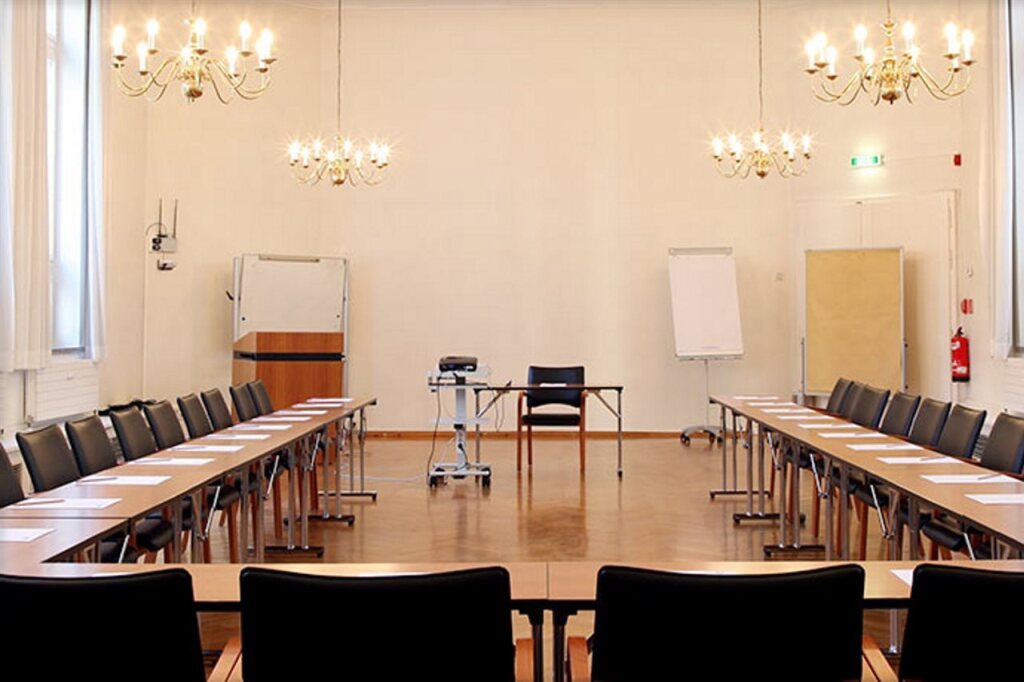 Dietrich-Bonhoeffer-Hotel picture