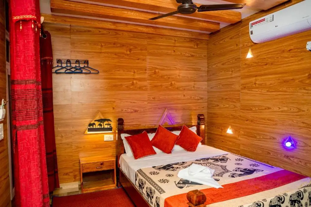 Deluxe Double room with river view (full double bed)