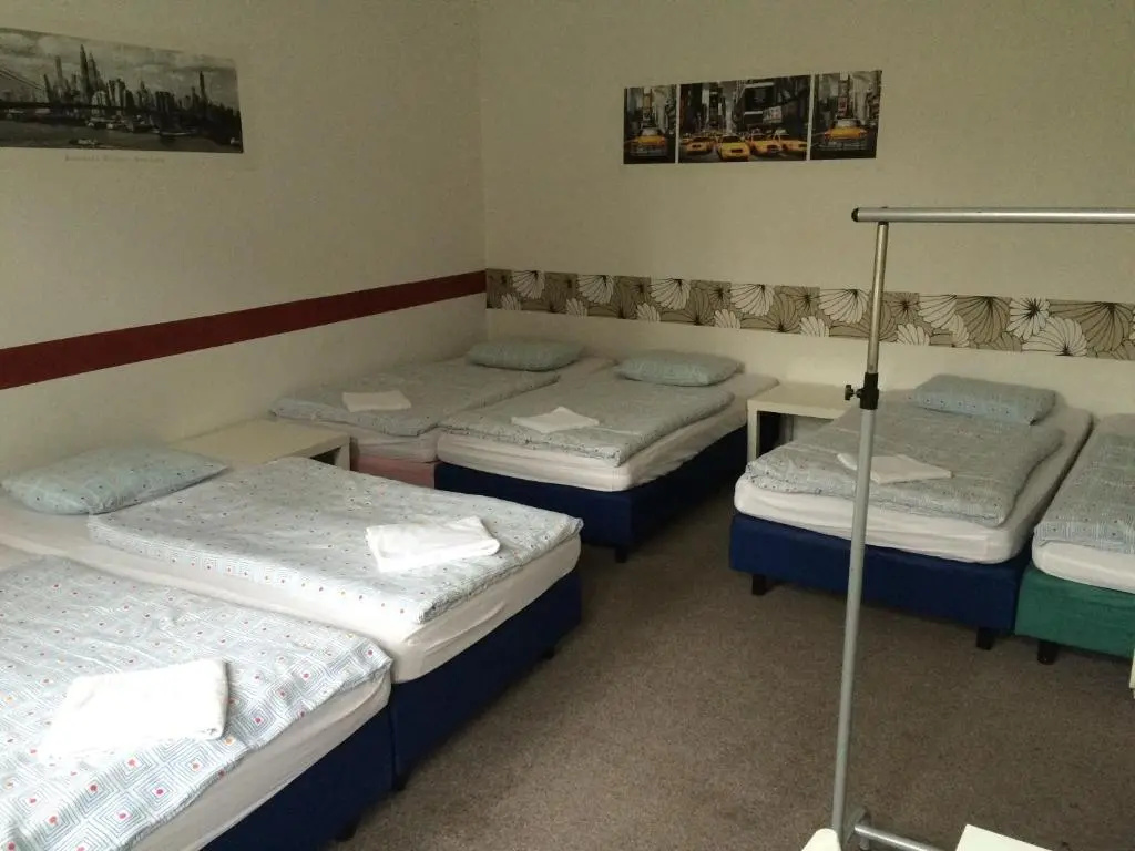 Standard Sextuple room