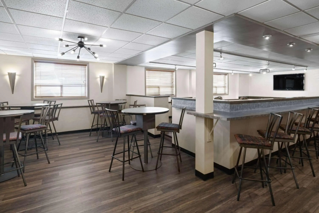 Travelodge by Wyndham Fort McMurray - фото 41