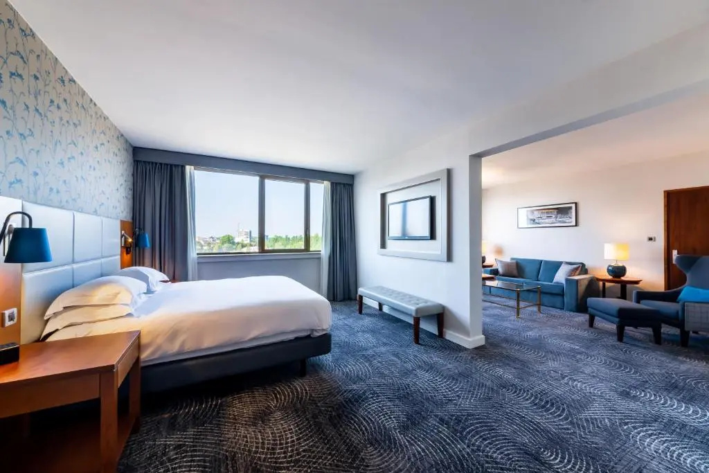 Double Junior Suite (full double bed)