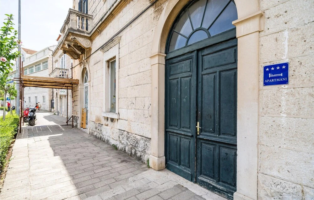 Nice Apartment in Dubrovnik With Wifi and 3 Bedrooms