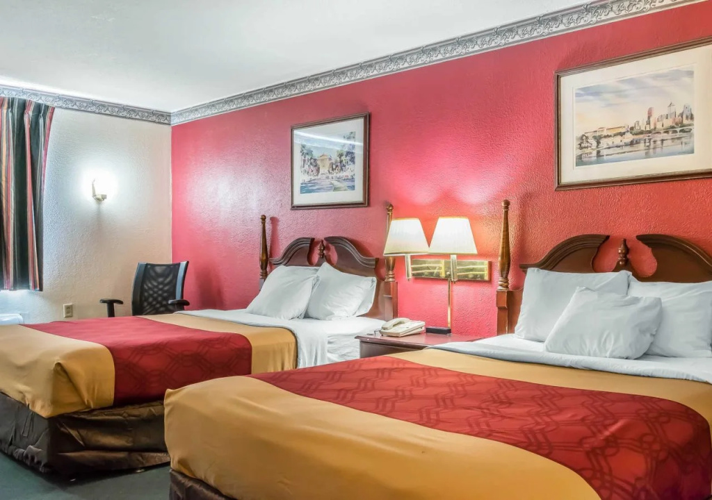 Econo Lodge Airport