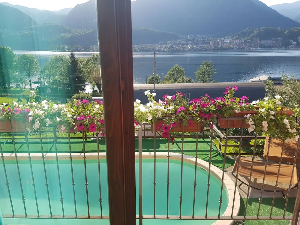 Luci dal Lago