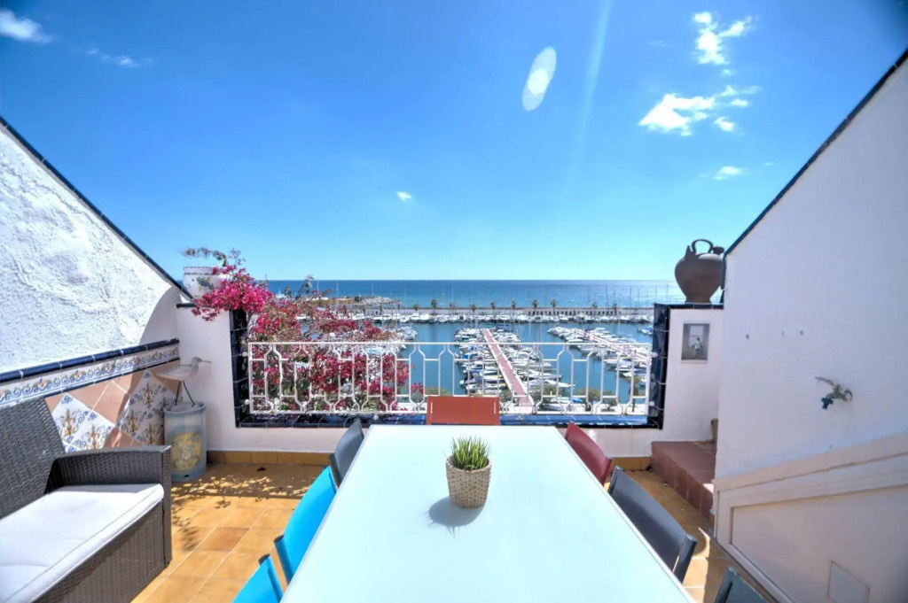 The Moonlight Sea View - 3 Bedroom Apartment - RNU 65118
