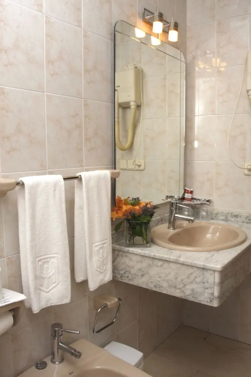 Hotel Helmántico - Chambres