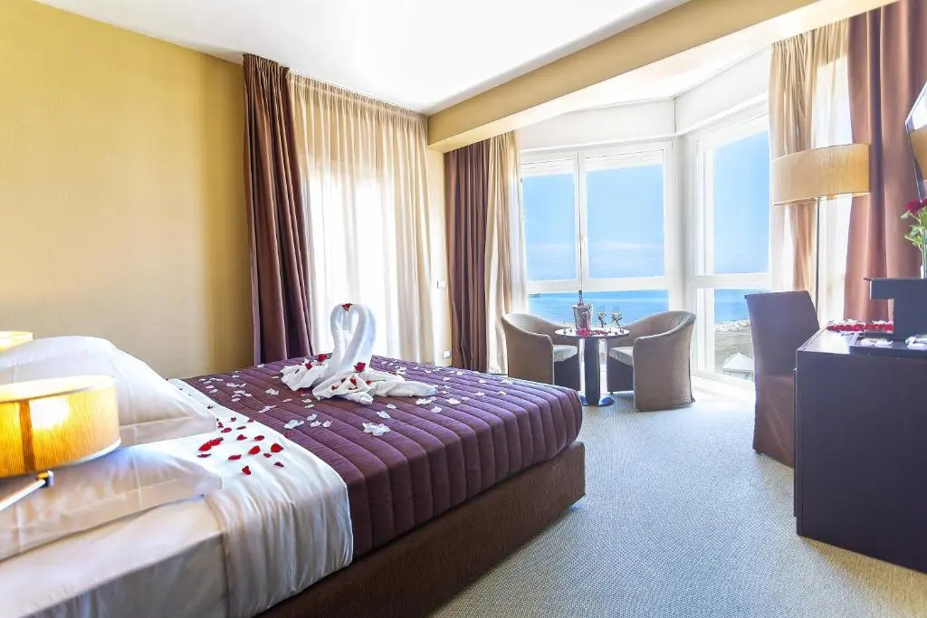 Superior Double room with sea view (full double bed)