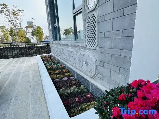 Dali Qiyue Lantian Homestay (Covered Bridge)