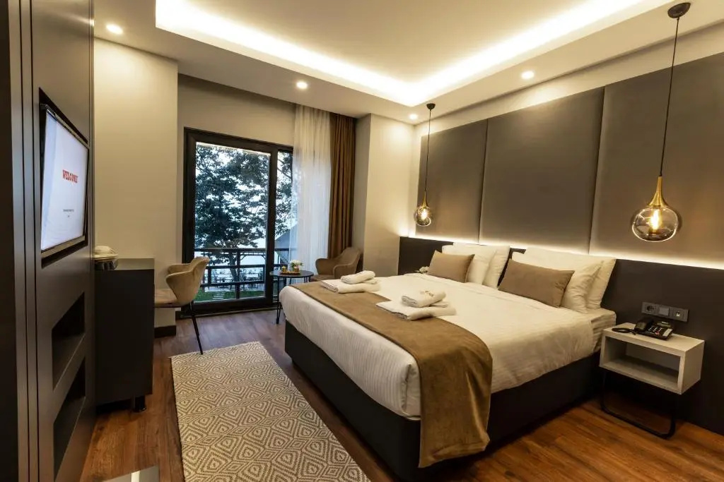 Standard Double room with garden view (full double bed)