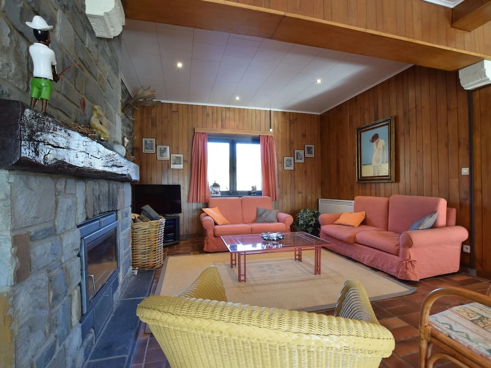 Comfortable Cottage in the Heart of a Beautiful Natural Area with Private Ponds - фото 4