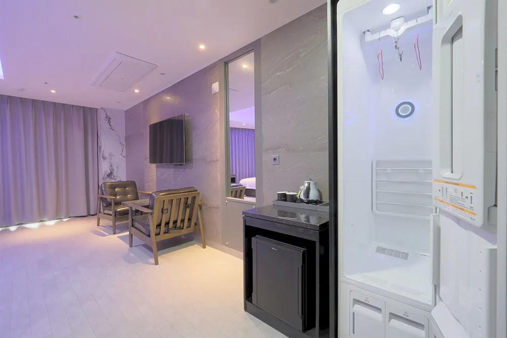 Royal Double room (twin beds)