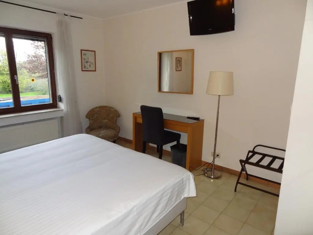 Standard Double room (full double bed)