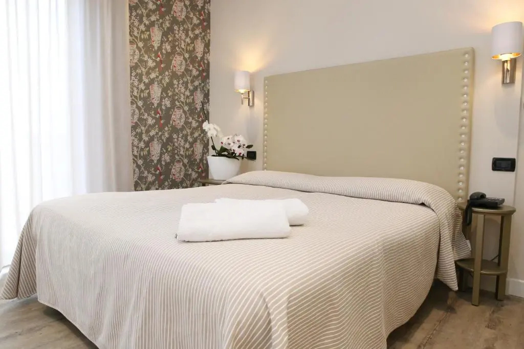 Standard Double room with balcony (full double bed)