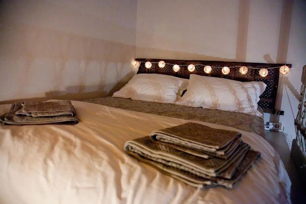 Cozy Central Courtyard Home (By The Lake) - фото 5