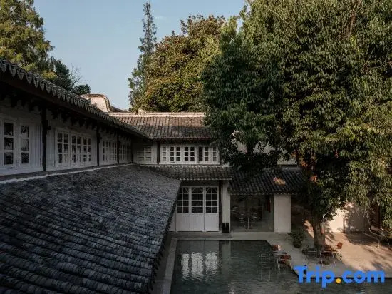 Linhai is not as good as Fang Holiday B&B (Ziyang Street Branch)