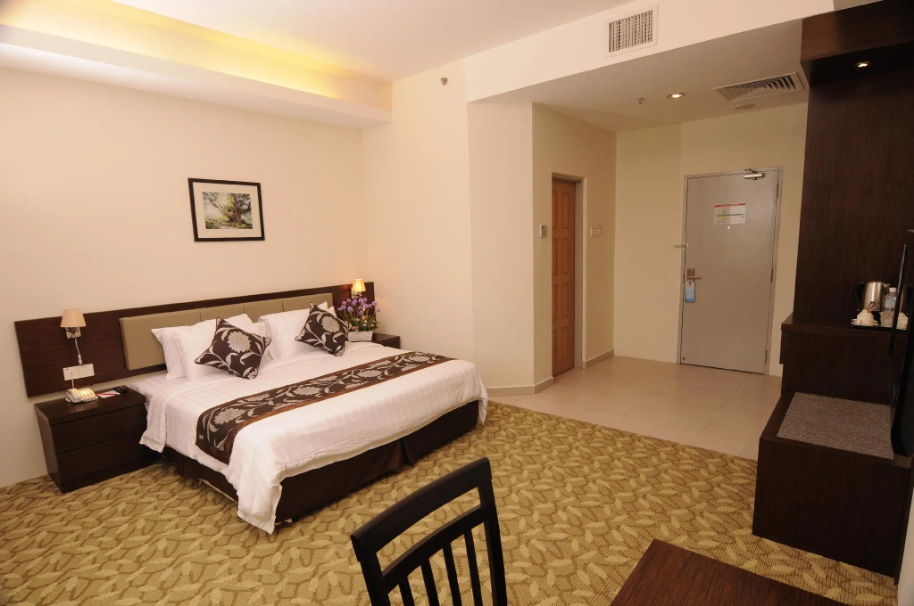 Deluxe Double room (full double bed)
