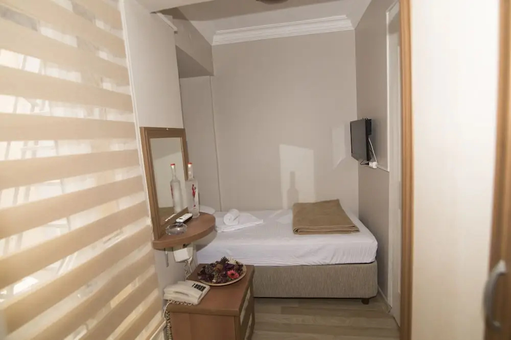 Economy room
