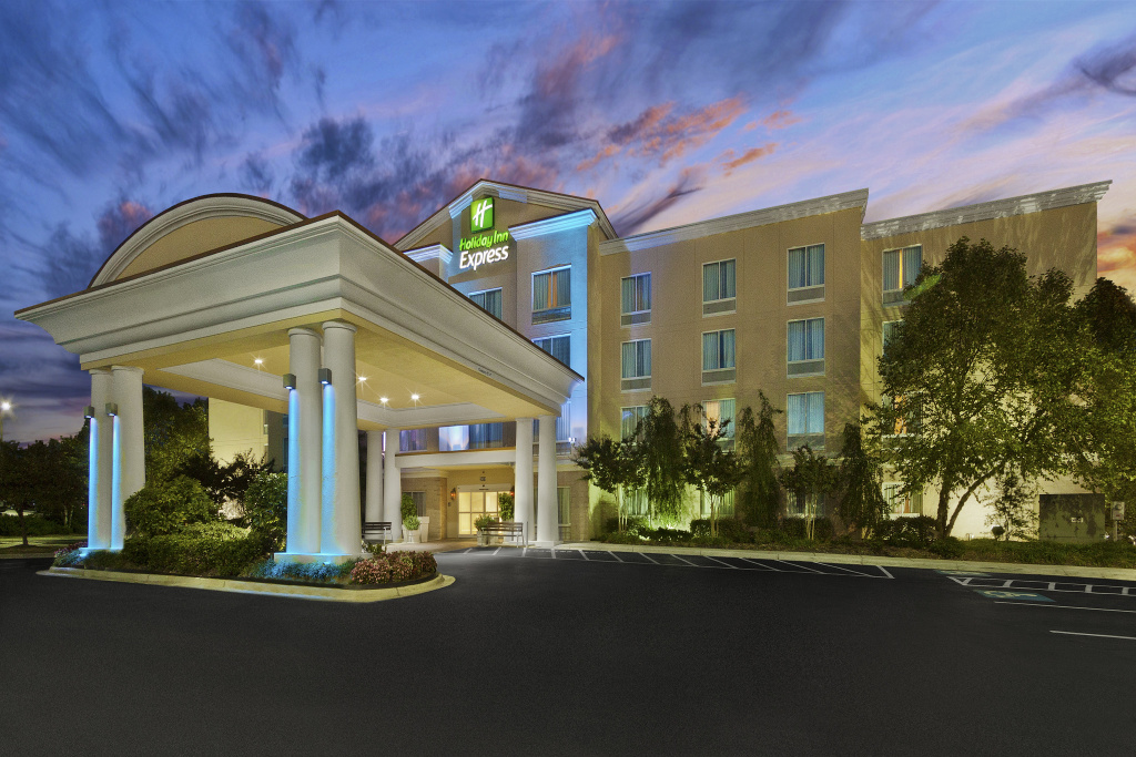 Holiday Inn Express Hotel & Suites Concord by IHG