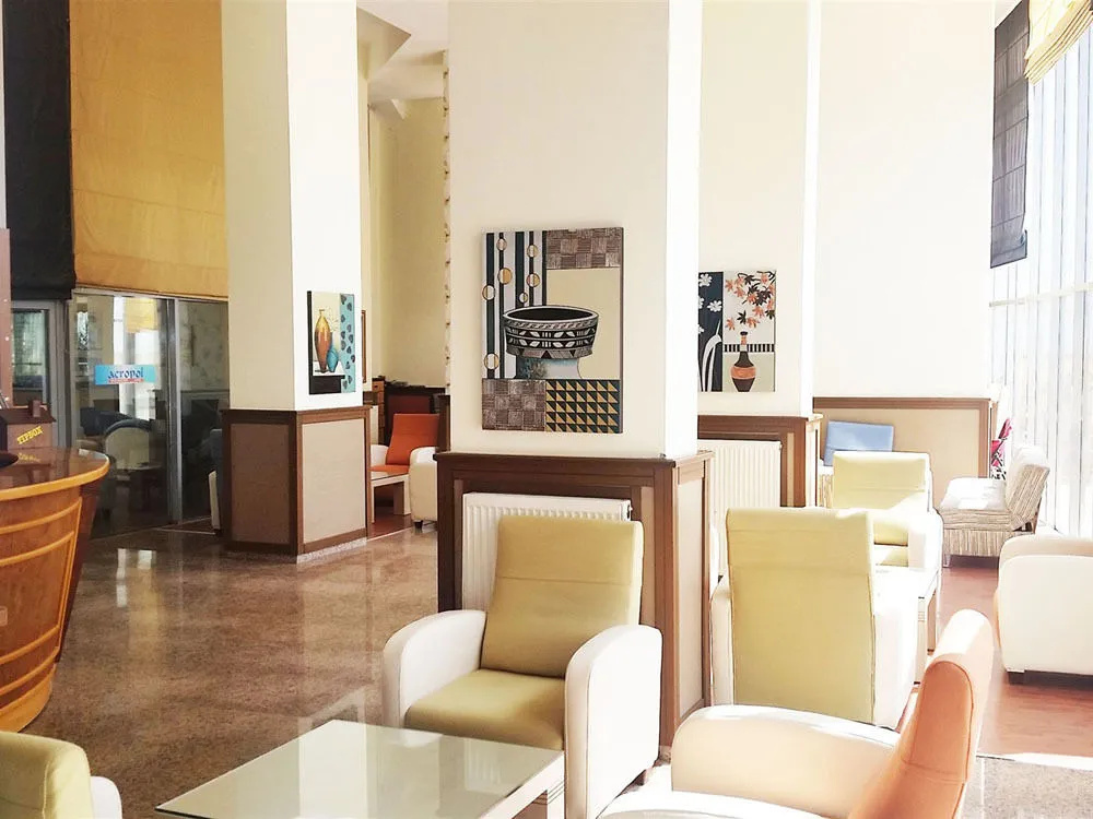 Lobby & Reception