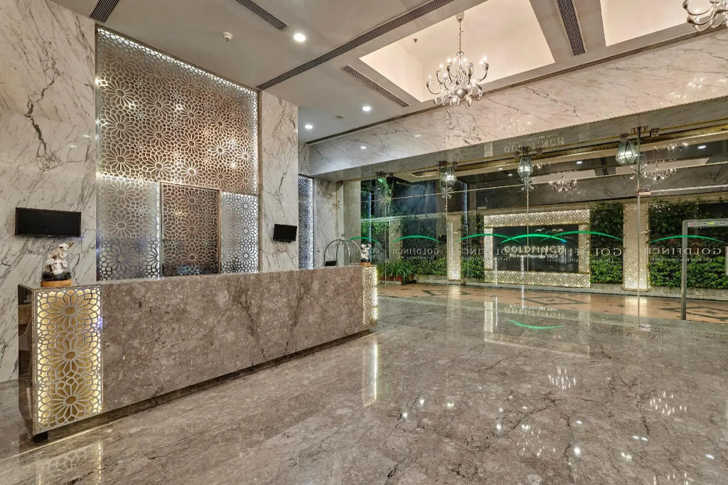 Lobby & Reception