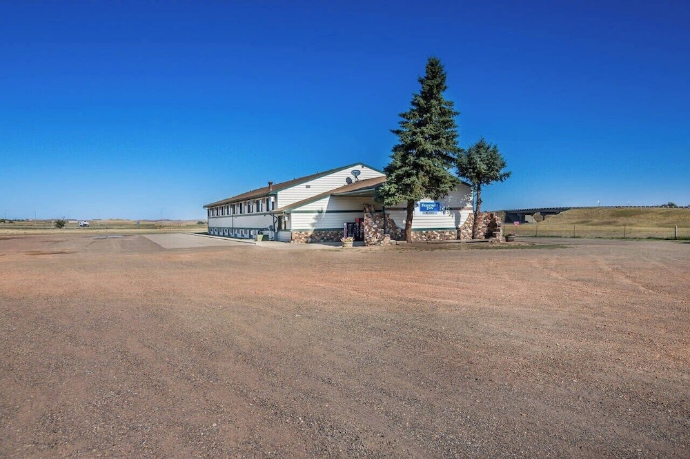The Roosevelt Hotel & RV Park Gateway to Theodore Roosevelt National Park-Medora-on i-94