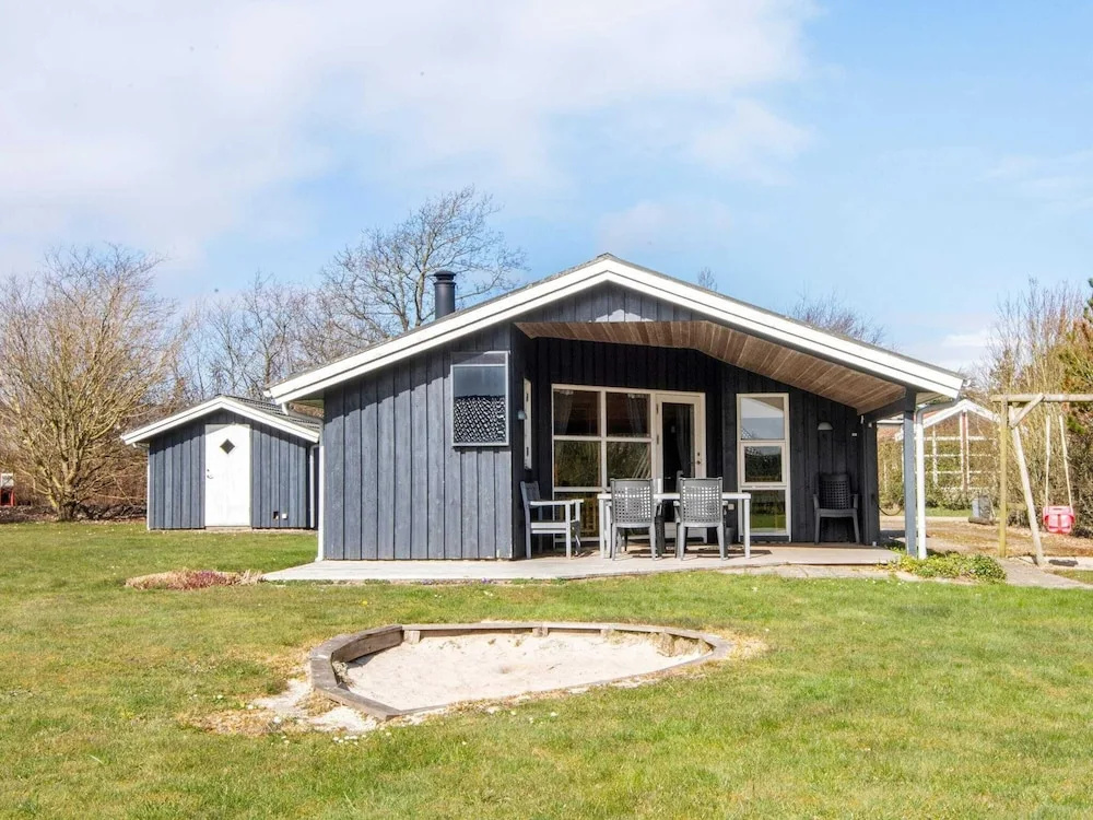 6 Person Holiday Home in Tarm