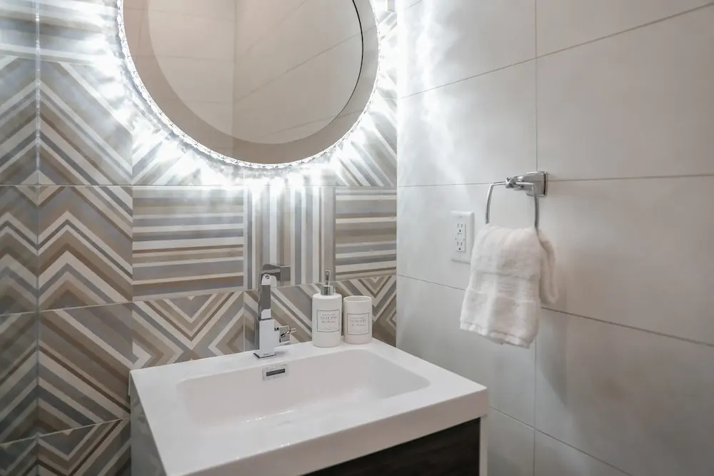 Double Suite (full double bed)