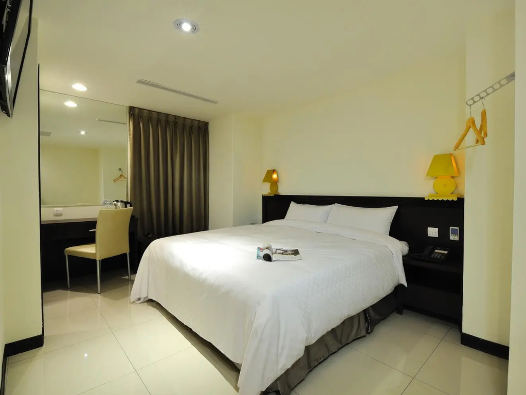 Luxury Double room (full double bed)