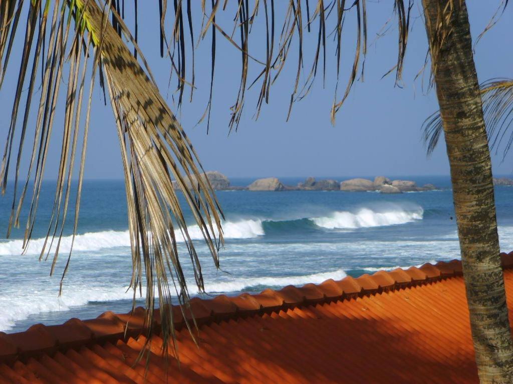 Budde's Beach Restaurant & Guesthouse