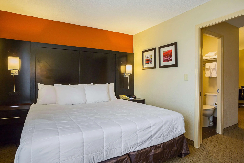 Clarion Inn & Suites Evansville Eastland Area - Général