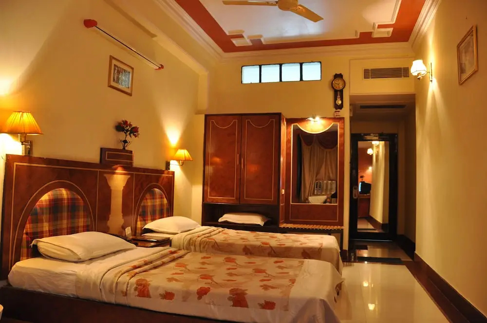 Hotel Rishi Regency - Chambres