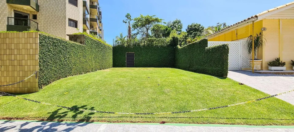 Casa Amarela - A poucos metros da praia e do Shopping da Riviera de São Lourenço