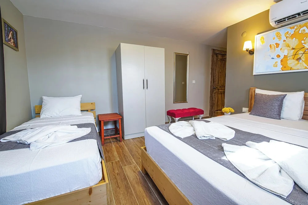 Economy room