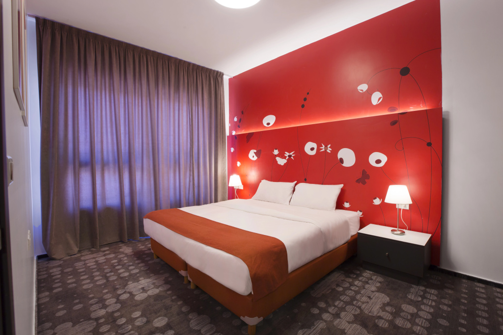 35 Rooms