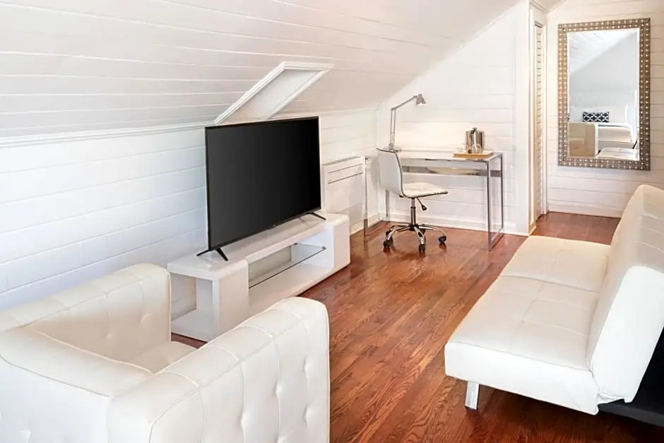Standard Quadruple room with balcony and with city view
