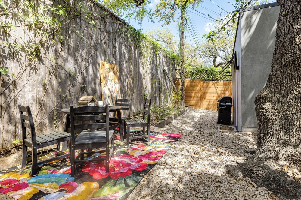 Modern Home w/ Hot Tub in Austin, Pets Welcome!