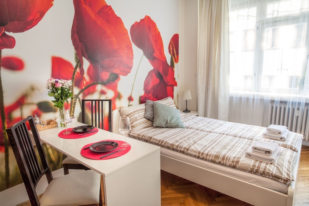 Charles Square ApartMeet