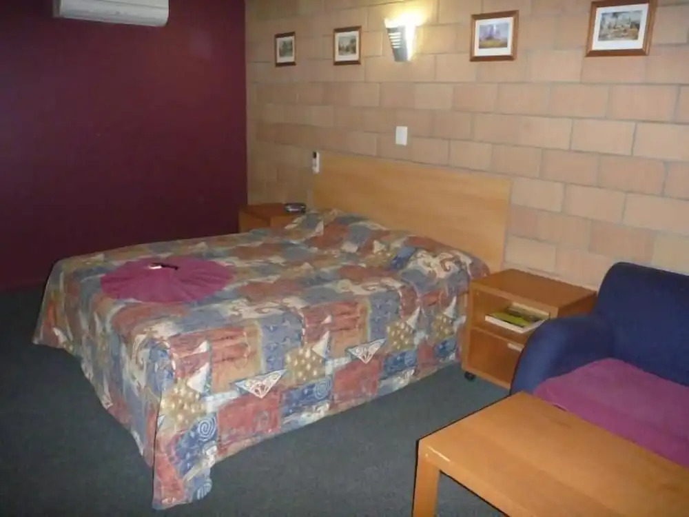 Image 4