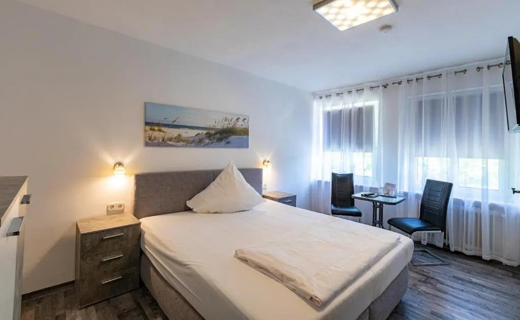 Standard Double room (full double bed)