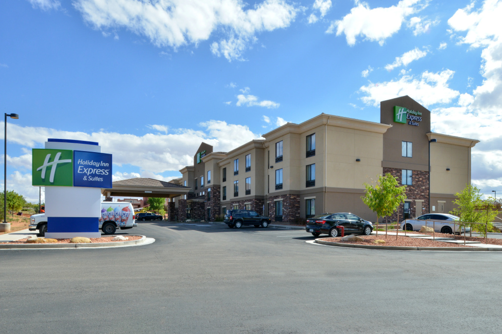 Holiday Inn Express & Suites Page - Lake Powell Area by IHG