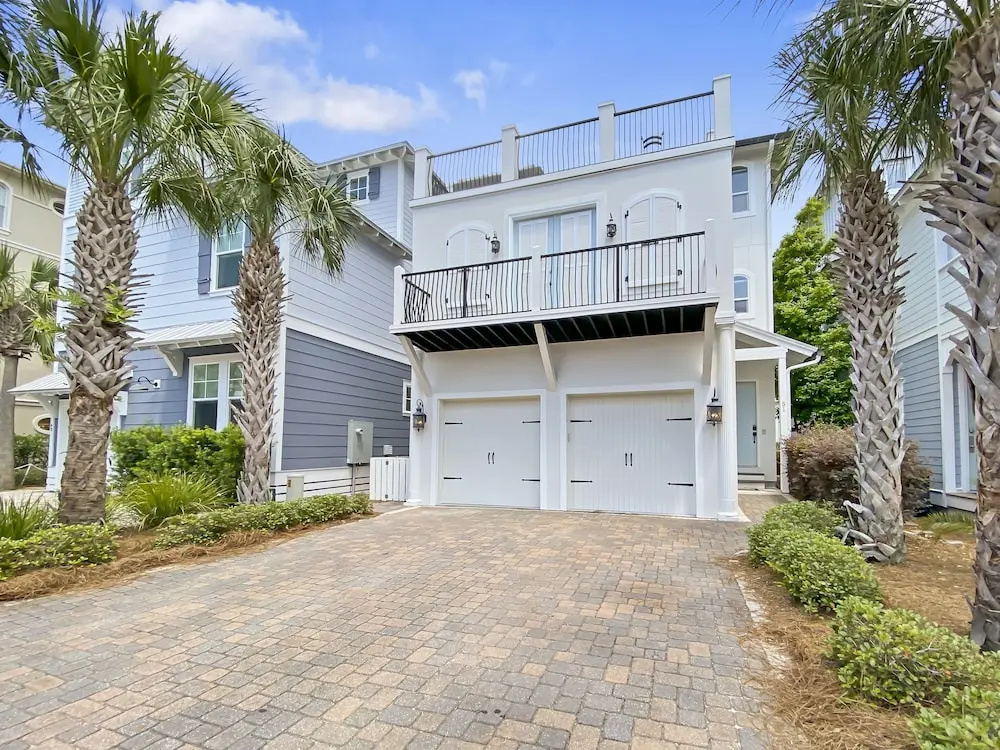 The Pool House 5 Bedroom Home by RedAwning